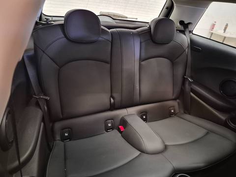 MINI Cooper 2023 z Francji